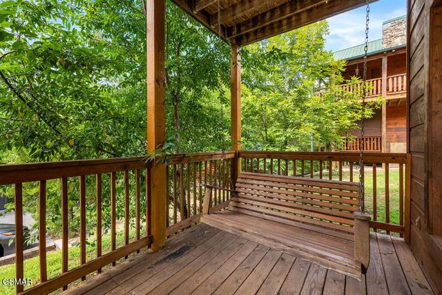 3229 White Falcon Way, Pigeon Forge, TN 37863