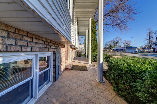 3016 Schick Court, Clinton, IA 52732