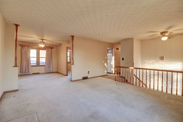 3016 Schick Court, Clinton, IA 52732