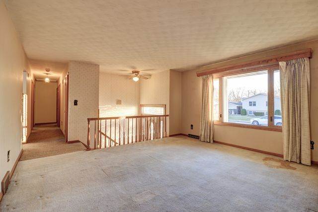 3016 Schick Court, Clinton, IA 52732