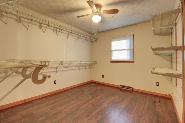 3016 Schick Court, Clinton, IA 52732