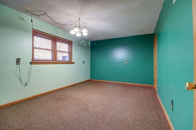 3016 Schick Court, Clinton, IA 52732