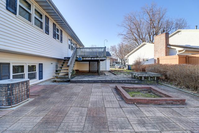 3016 Schick Court, Clinton, IA 52732