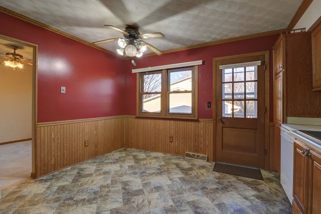 3016 Schick Court, Clinton, IA 52732