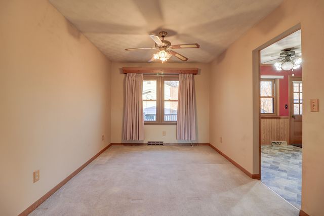 3016 Schick Court, Clinton, IA 52732