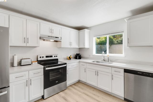 335 Pepper Dr, Vallejo, CA 94589