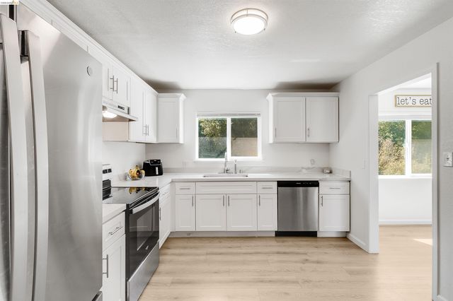 335 Pepper Dr, Vallejo, CA 94589