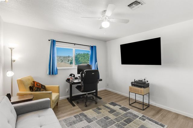 335 Pepper Dr, Vallejo, CA 94589