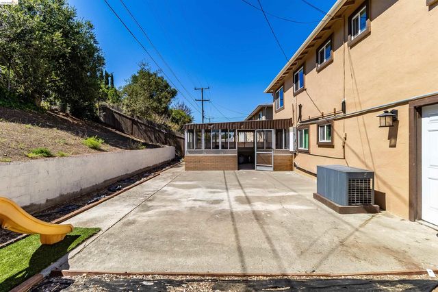 335 Pepper Dr, Vallejo, CA 94589