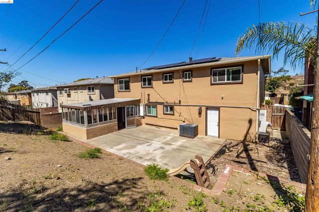 335 Pepper Dr, Vallejo, CA 94589