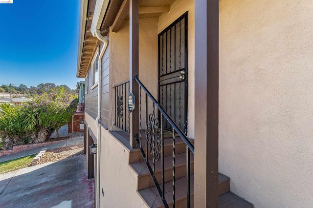 335 Pepper Dr, Vallejo, CA 94589