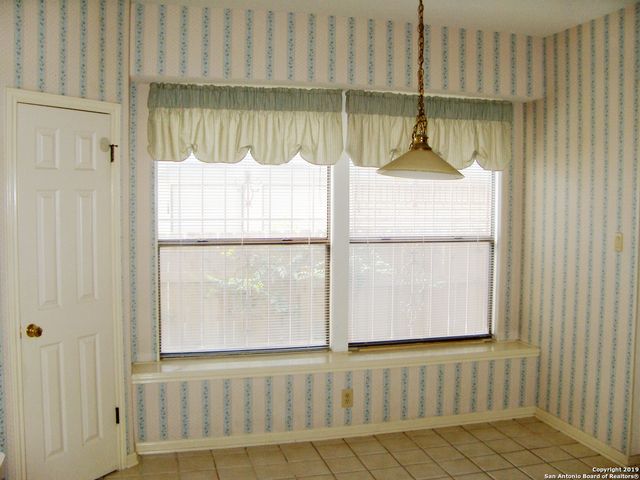 6427 LOST HOLLY, San Antonio, TX 78240