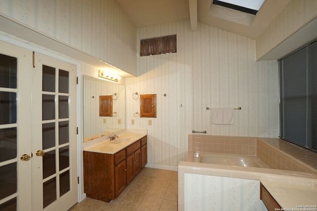 6427 LOST HOLLY, San Antonio, TX 78240