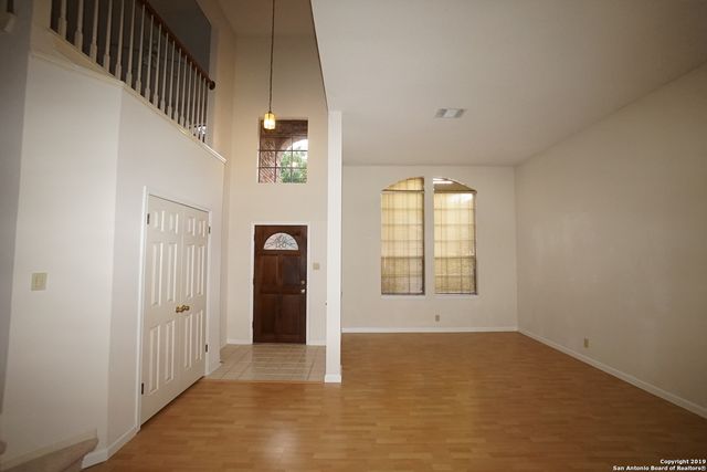 6427 LOST HOLLY, San Antonio, TX 78240