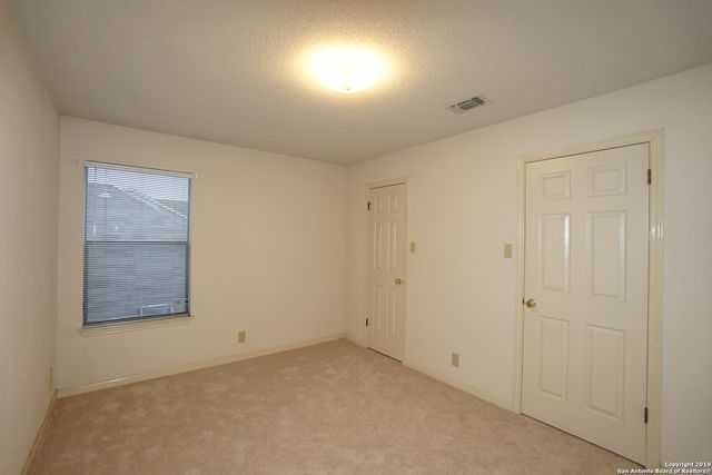 6427 LOST HOLLY, San Antonio, TX 78240