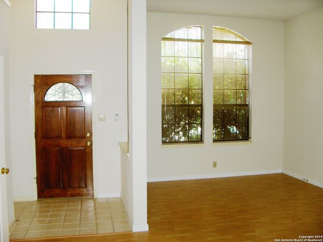 6427 LOST HOLLY, San Antonio, TX 78240