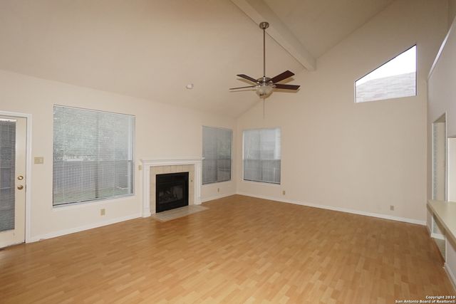 6427 LOST HOLLY, San Antonio, TX 78240