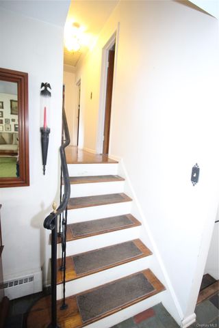 42 Foster Avenue, Malverne, NY 11565