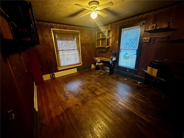 1410 E Washington St, New Castle, PA 16101