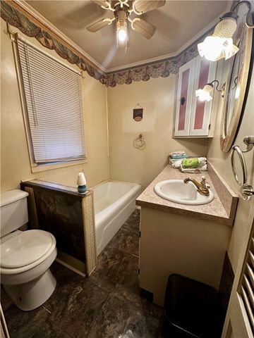 1410 E Washington St, New Castle, PA 16101