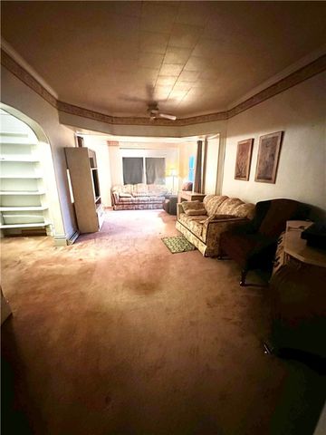 1410 E Washington St, New Castle, PA 16101