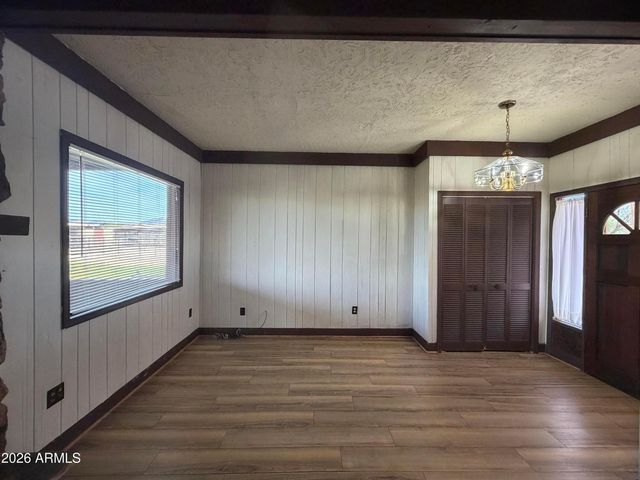 1328 E Maddock Road, Phoenix, AZ 85086