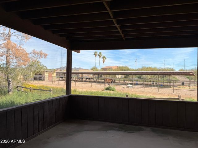 1328 E Maddock Road, Phoenix, AZ 85086