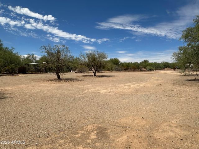 1328 E Maddock Road, Phoenix, AZ 85086