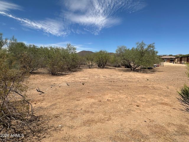 1328 E Maddock Road, Phoenix, AZ 85086