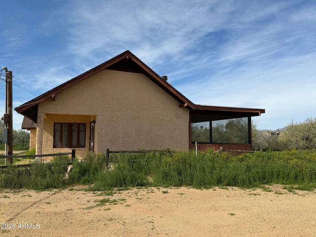 1328 E Maddock Road, Phoenix, AZ 85086