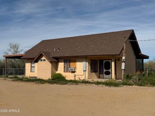 1328 E Maddock Road, Phoenix, AZ 85086