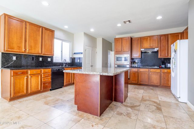 42129 Madison Court, Lancaster, CA 93536