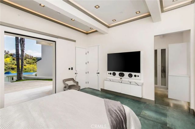 2135 Hillview Drive, Laguna Beach, CA 92651