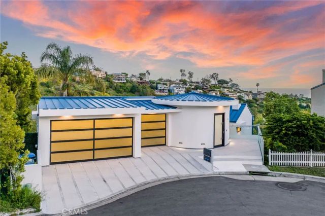 2135 Hillview Drive, Laguna Beach, CA 92651