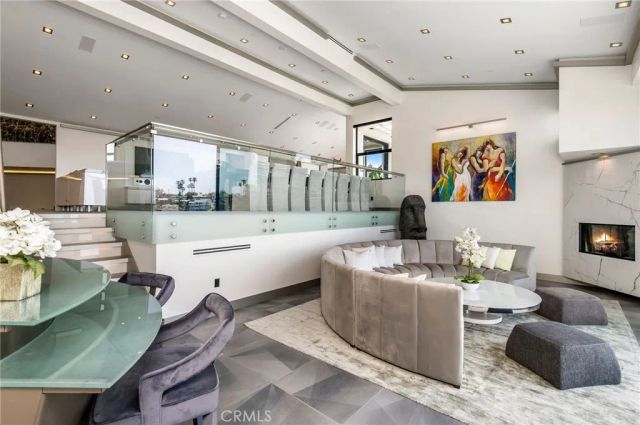 2135 Hillview Drive, Laguna Beach, CA 92651
