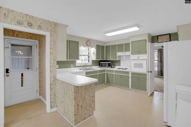 1417 S Woodstream Road, Columbia, SC 29212