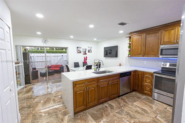 6217 SW 128th Pl, Miami, FL 33183