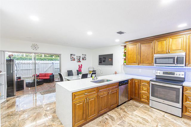 6217 SW 128th Pl, Miami, FL 33183