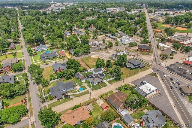 305 E 11th Street, Lumberton, NC 28358