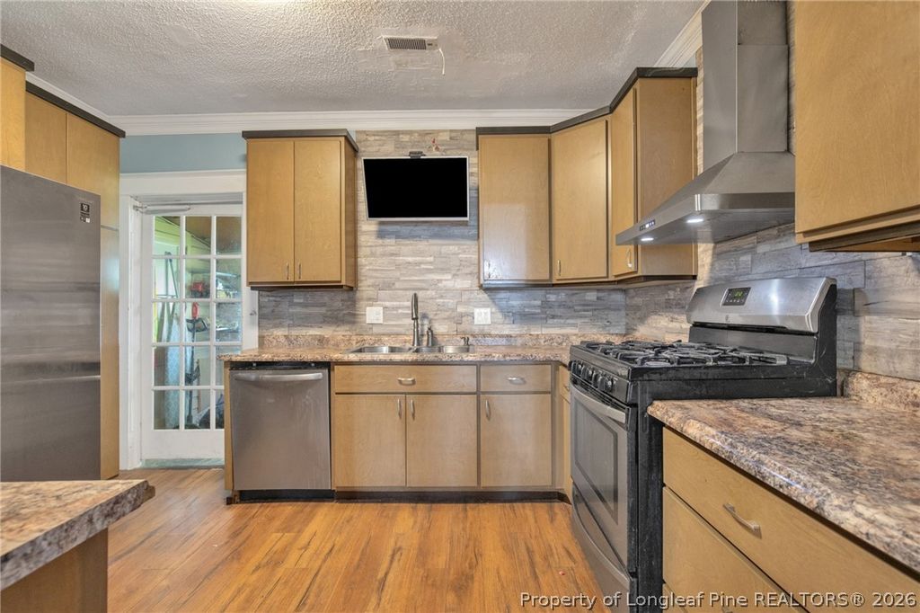 305 E 11th Street, Lumberton, NC 28358 — photo 11