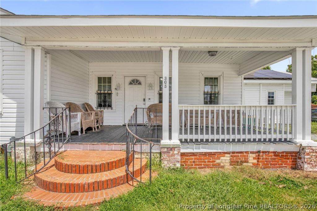 305 E 11th Street, Lumberton, NC 28358 — photo 5