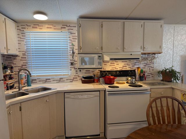 18017 HOWARD DR, Rehoboth Beach, DE 19971