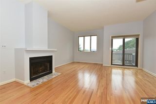 8 Massa Lane, Edgewater, NJ 07020