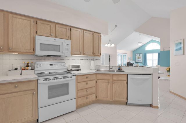 5613 Villa Gates Drive, 9, Hilliard, OH 43026