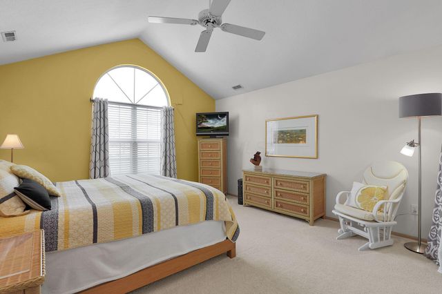 5613 Villa Gates Drive, 9, Hilliard, OH 43026