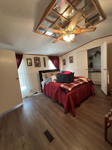 1000 W 1st, Crane, TX 79731