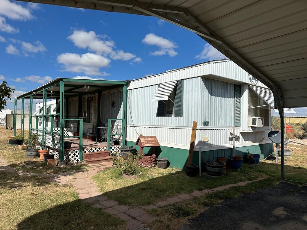 1000 W 1st, Crane, TX 79731