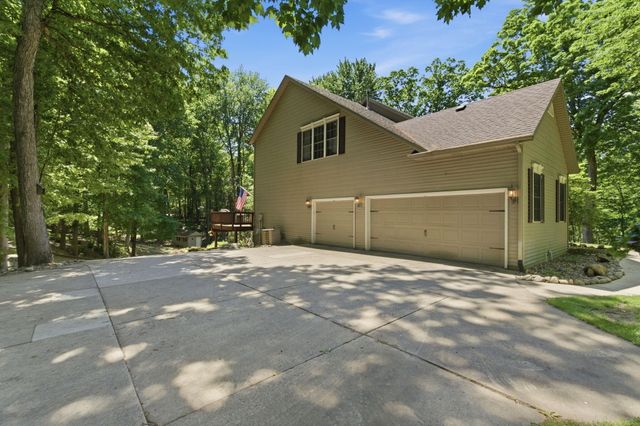 50905 Persimmon Drive, South Bend, IN 46628