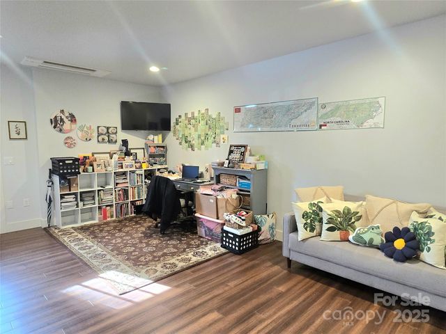 565 School Road, Asheville, NC 28803