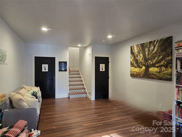 565 School Road, Asheville, NC 28803